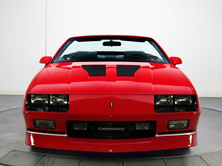  Chevrolet Camaro Z28 Iroc-Z Convertible 1987 года  (фото 11 из 16)